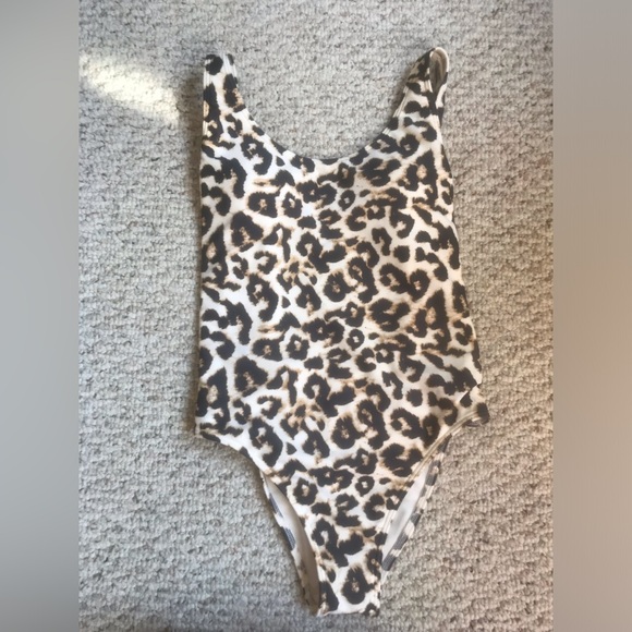NWOT Abercrombie & Fitch Leopard One Piece Low Back Swimsuit - Picture 3 of 8